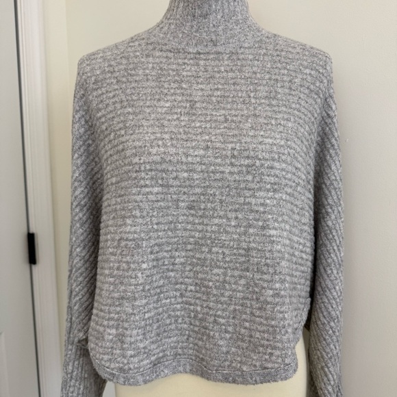 Anthropologie Pilcro Cropped Blouse S Grey Ribbed Mock Neck Drop Shoulder Ribbed - Picture 2 of 9